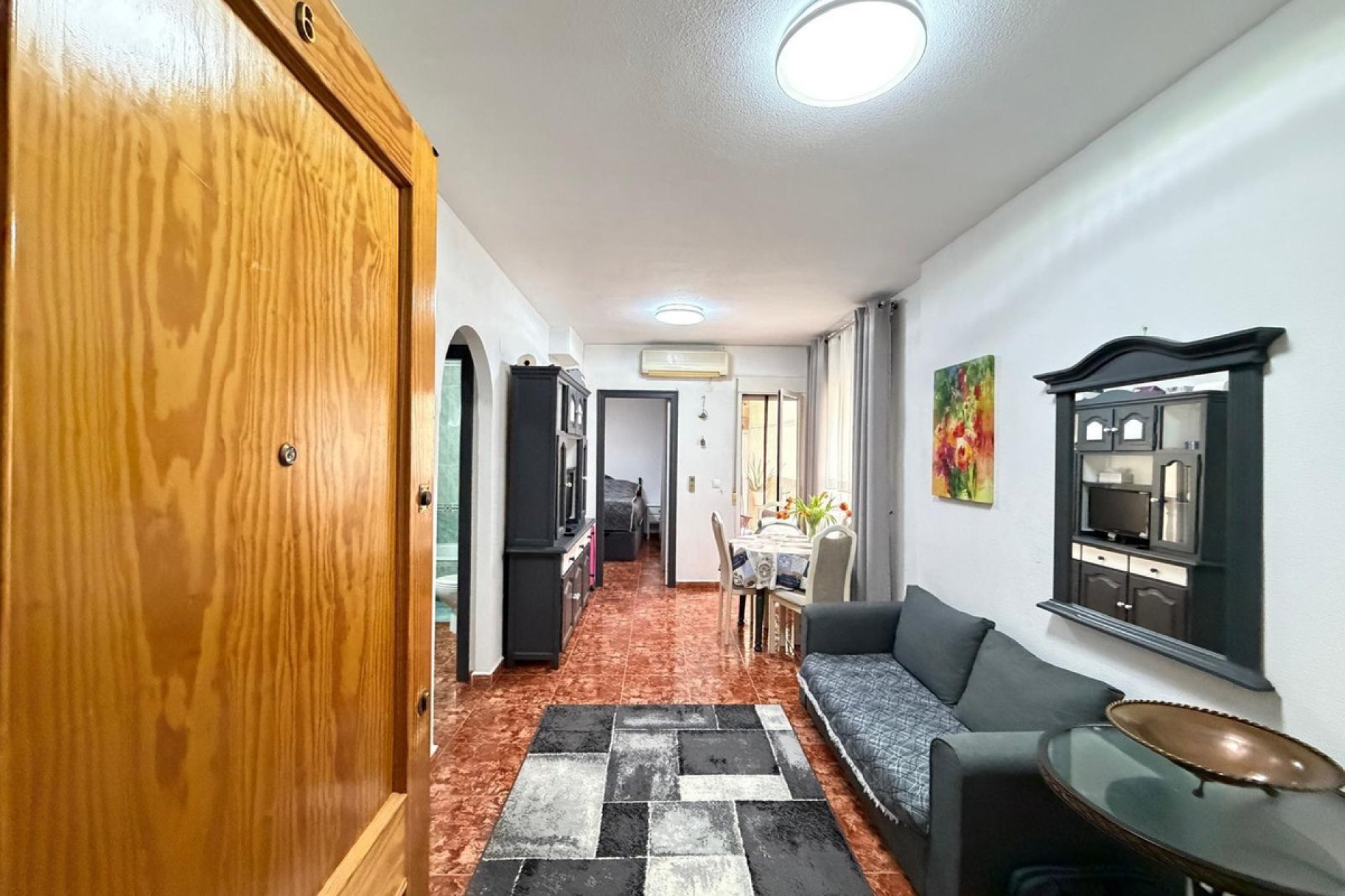 Resale - Apartment / flat -
Torrevieja - Torrevieja Centro