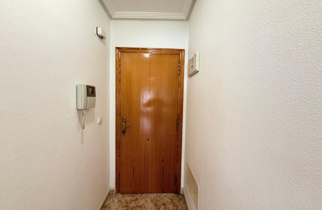 Resale - Apartment / flat -
Torrevieja - Torrevieja Centro