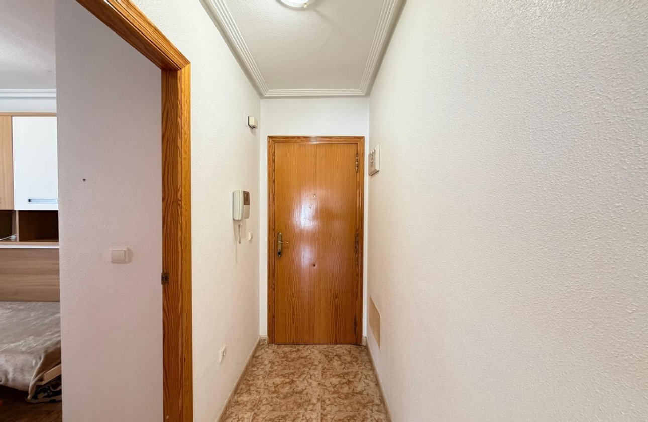 Resale - Apartment / flat -
Torrevieja - Torrevieja Centro