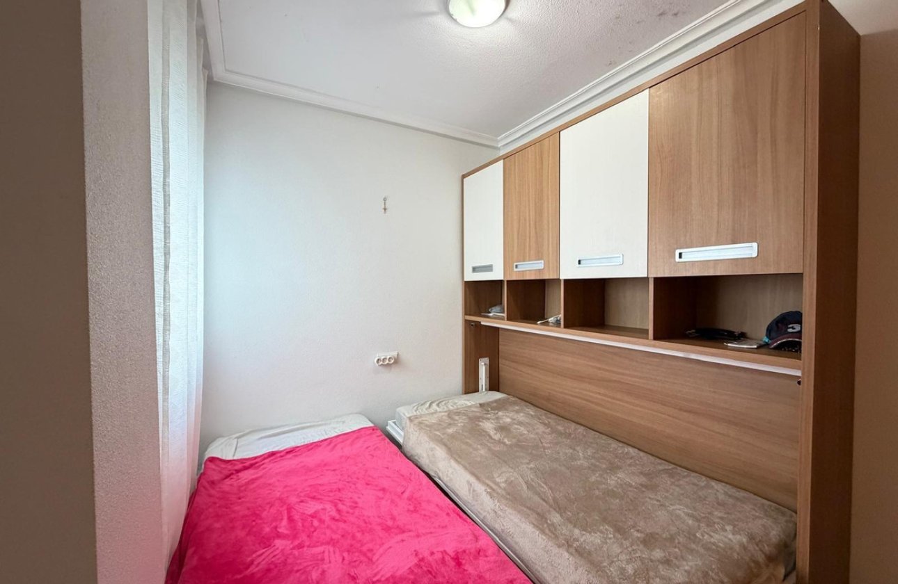 Resale - Apartment / flat -
Torrevieja - Torrevieja Centro