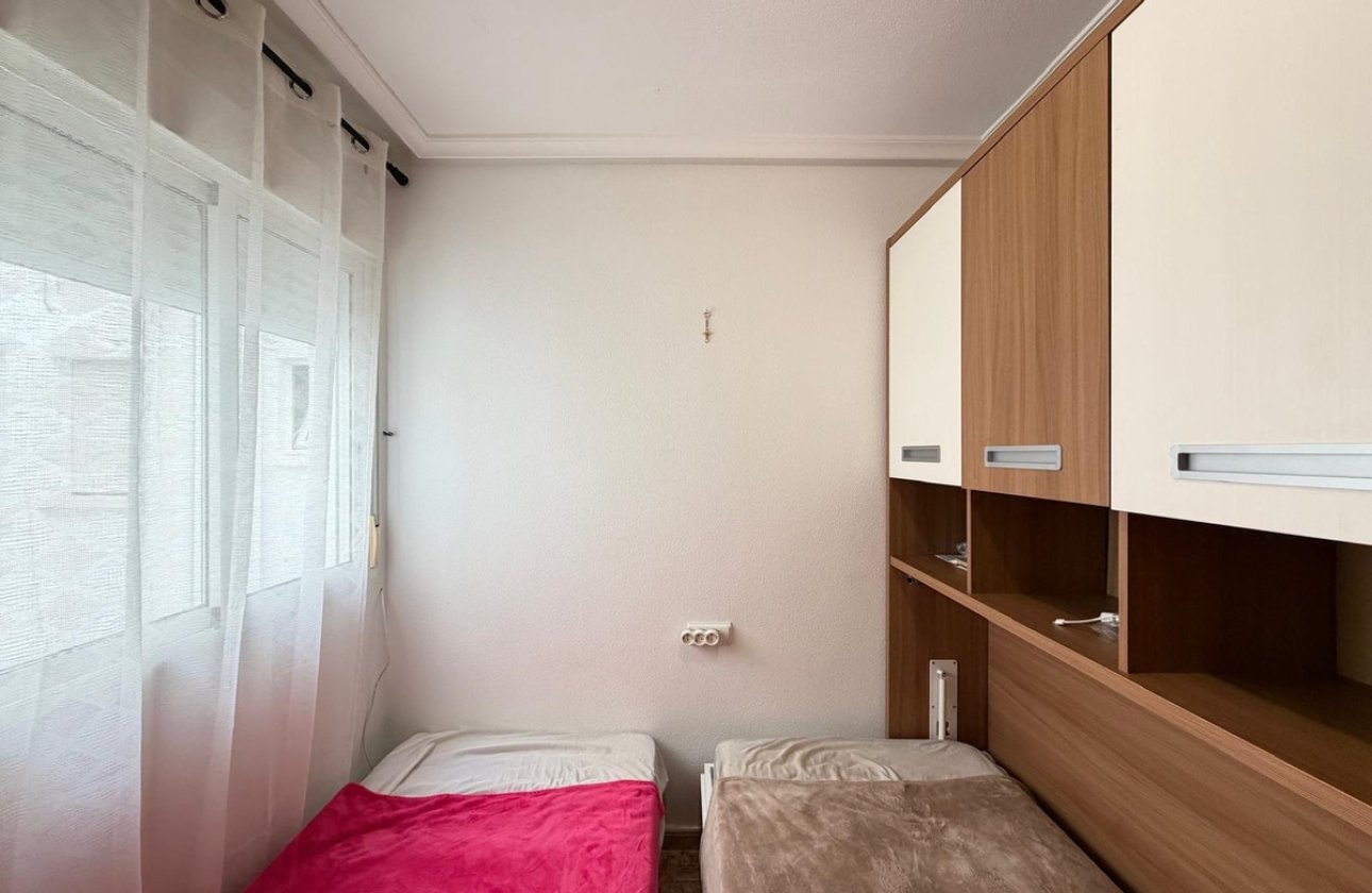 Resale - Apartment / flat -
Torrevieja - Torrevieja Centro