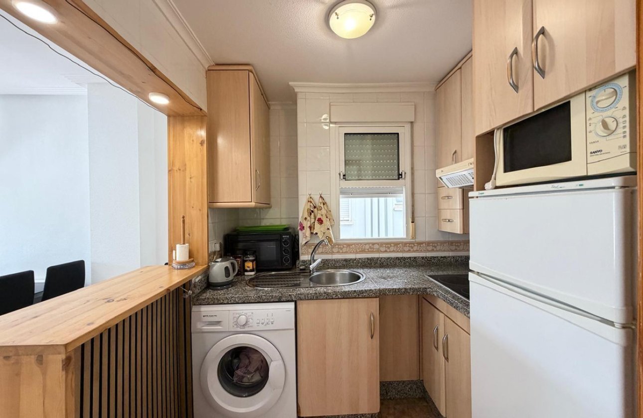 Resale - Apartment / flat -
Torrevieja - Torrevieja Centro