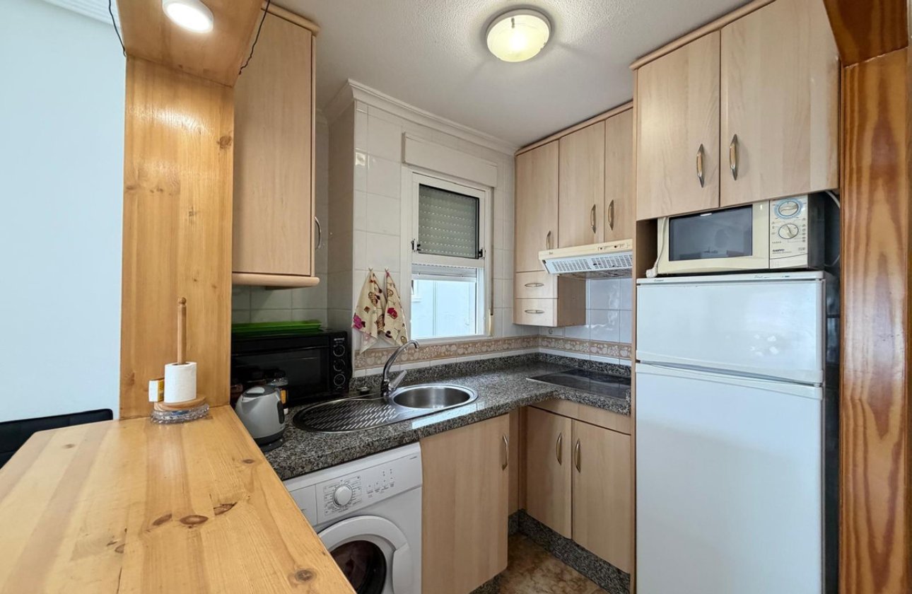 Resale - Apartment / flat -
Torrevieja - Torrevieja Centro