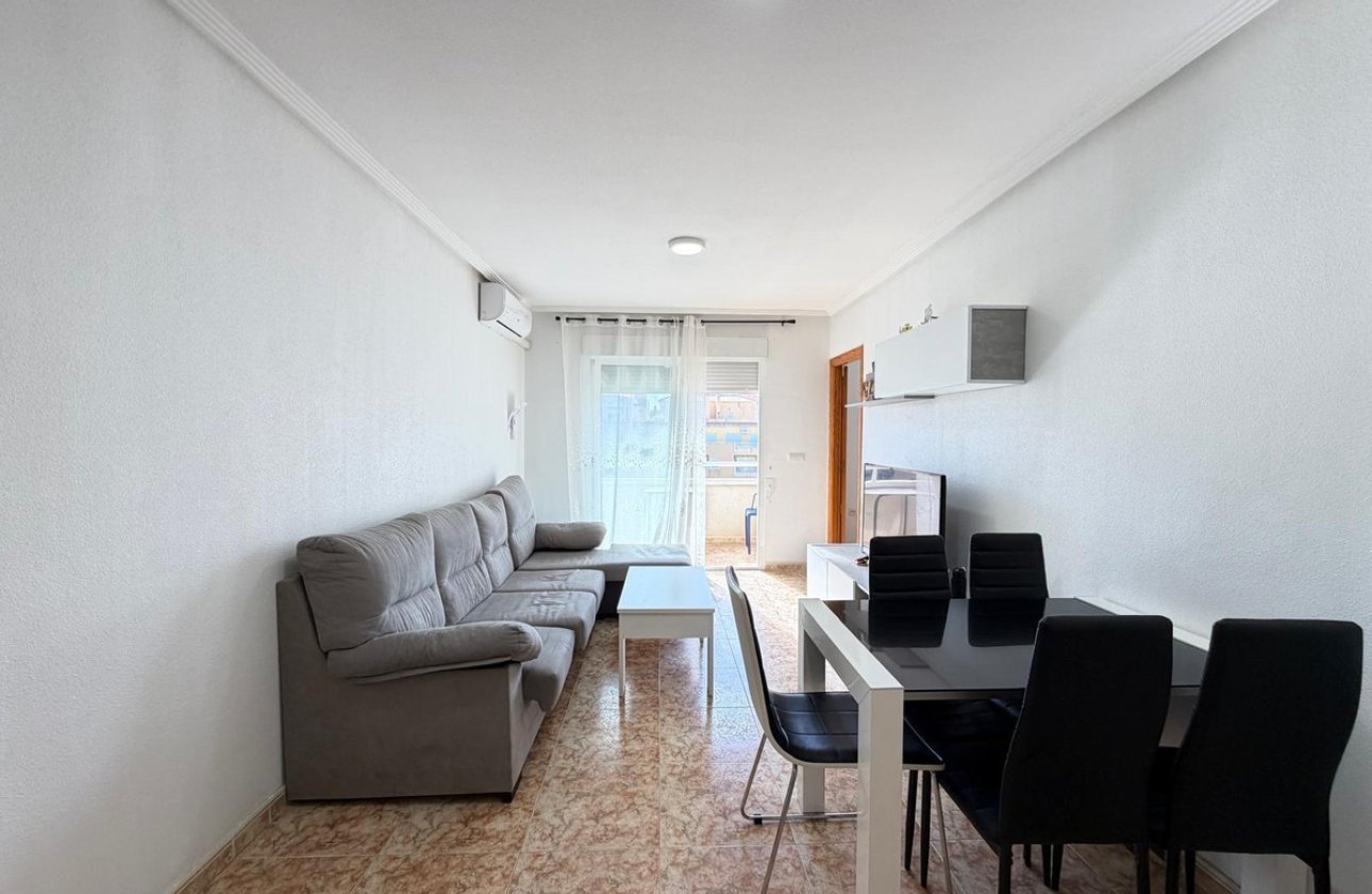 Resale - Apartment / flat -
Torrevieja - Torrevieja Centro
