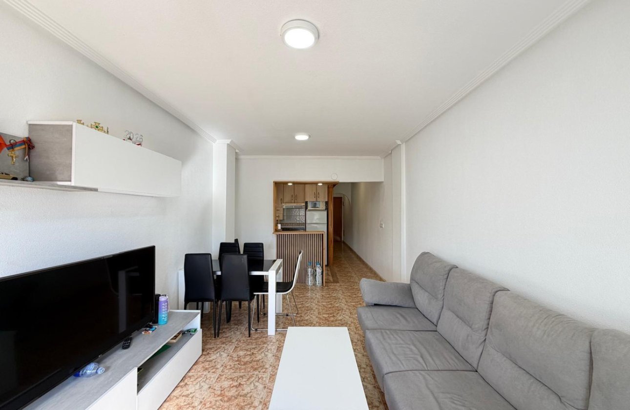 Resale - Apartment / flat -
Torrevieja - Torrevieja Centro