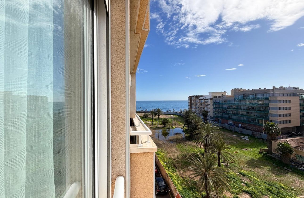 Resale - Apartment / flat -
Torrevieja - Torrevieja Centro