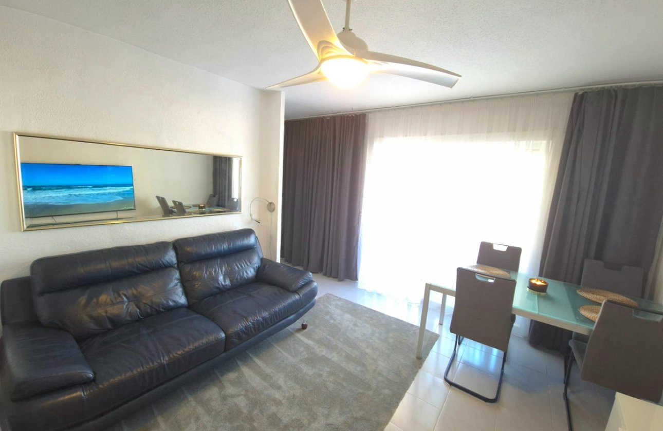 Resale - Apartment / flat -
Torrevieja - Torrevieja Centro