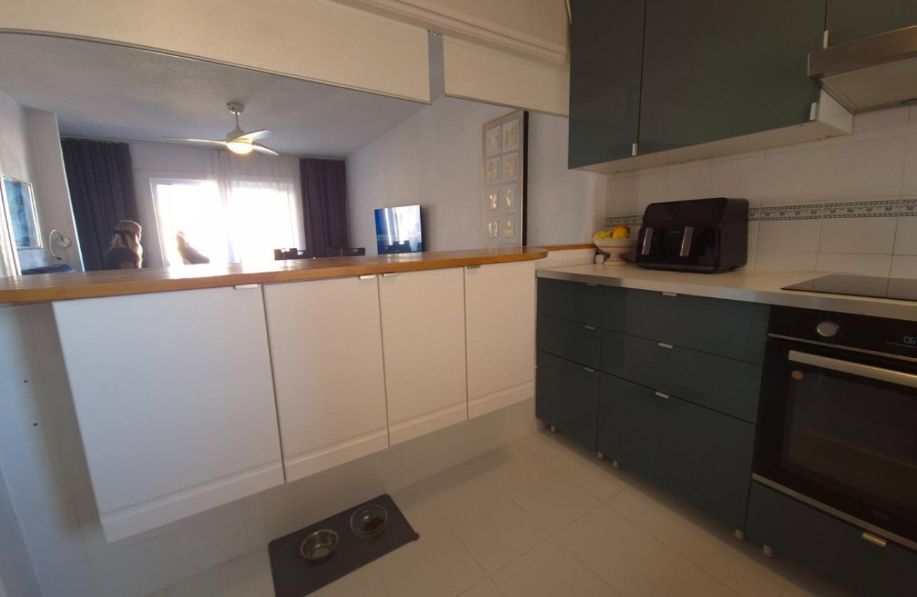 Resale - Apartment / flat -
Torrevieja - Torrevieja Centro