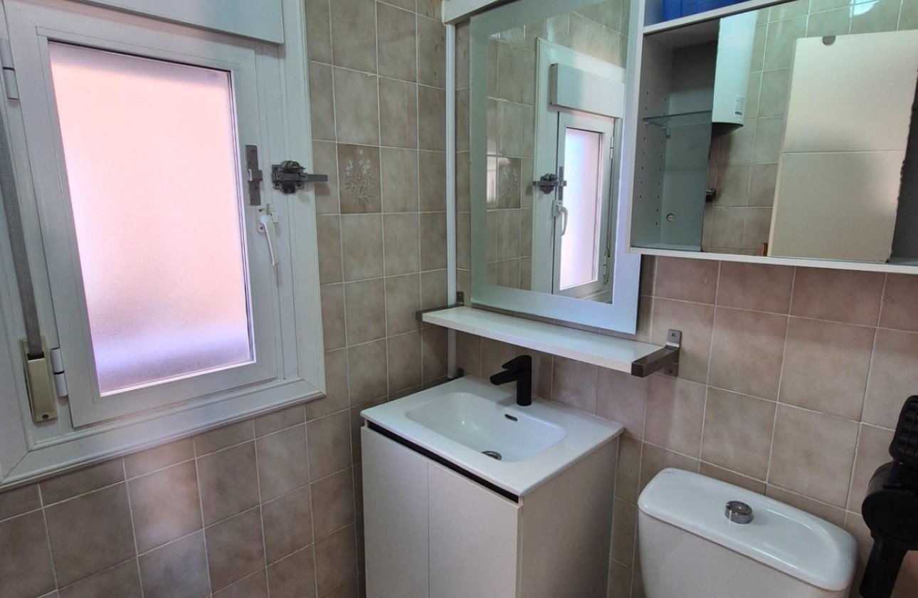 Resale - Apartment / flat -
Torrevieja - Torrevieja Centro