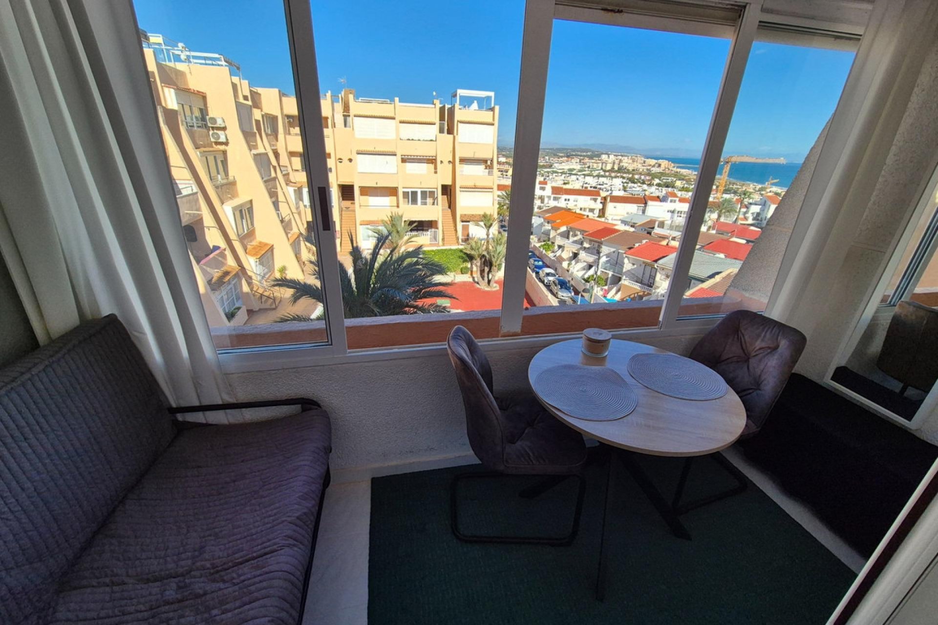 Resale - Apartment / flat -
Torrevieja - Torrevieja Centro