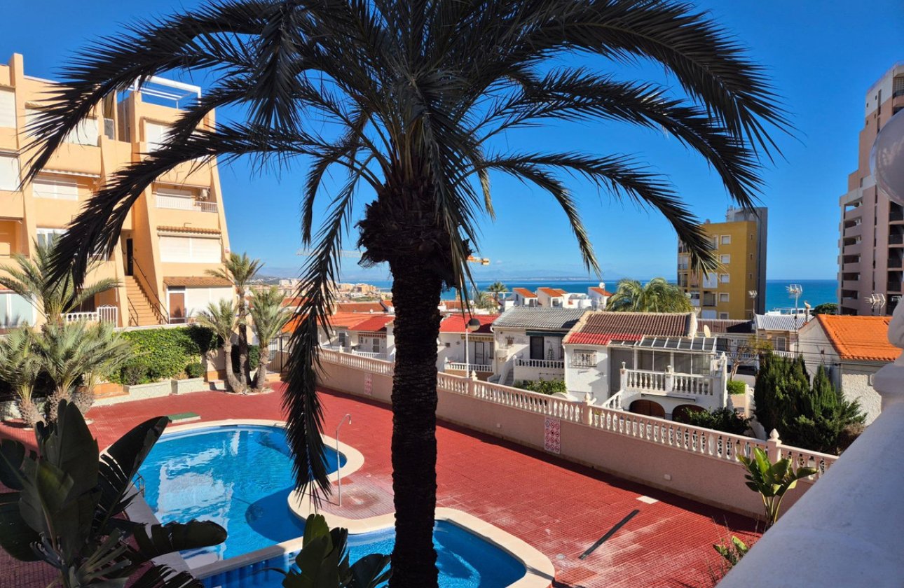 Resale - Apartment / flat -
Torrevieja - Torrevieja Centro