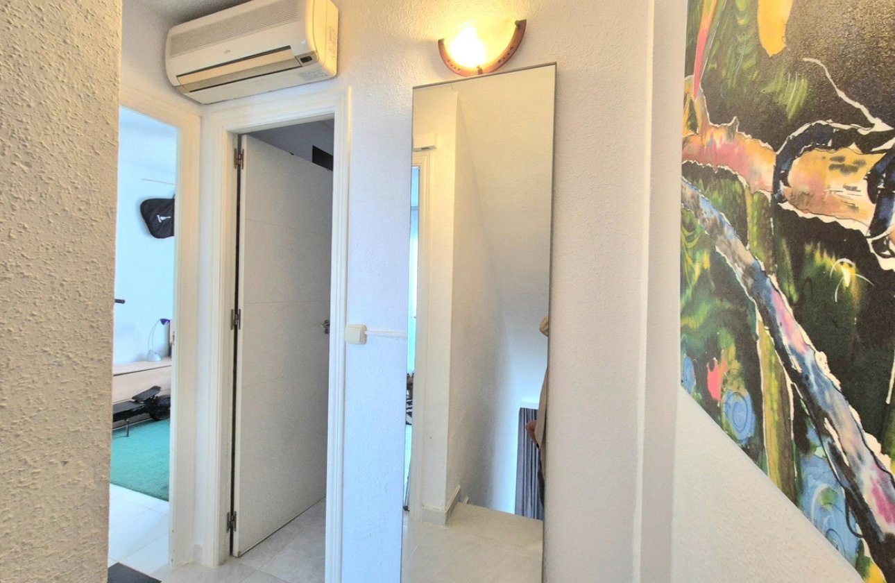 Resale - Apartment / flat -
Torrevieja - Torrevieja Centro