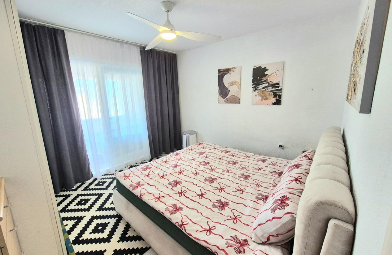 Resale - Apartment / flat -
Torrevieja - Torrevieja Centro