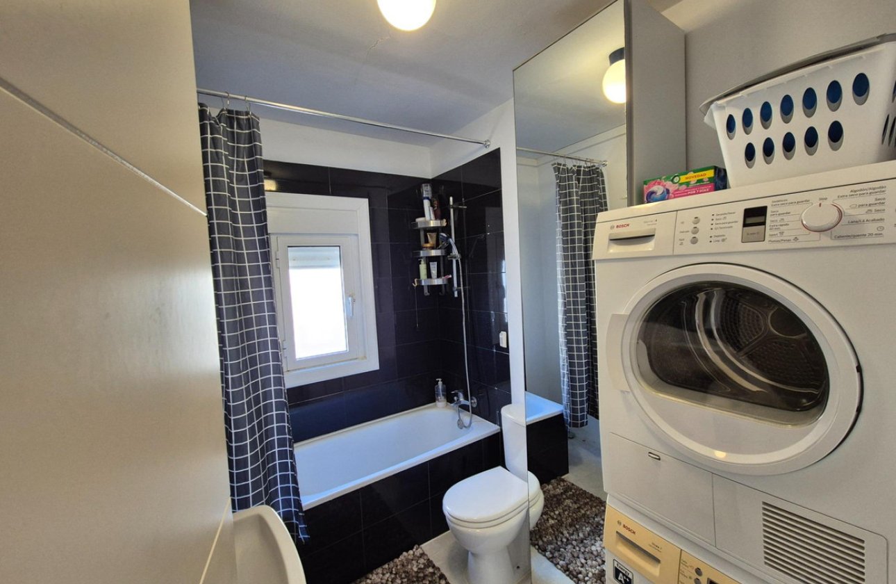 Resale - Apartment / flat -
Torrevieja - Torrevieja Centro