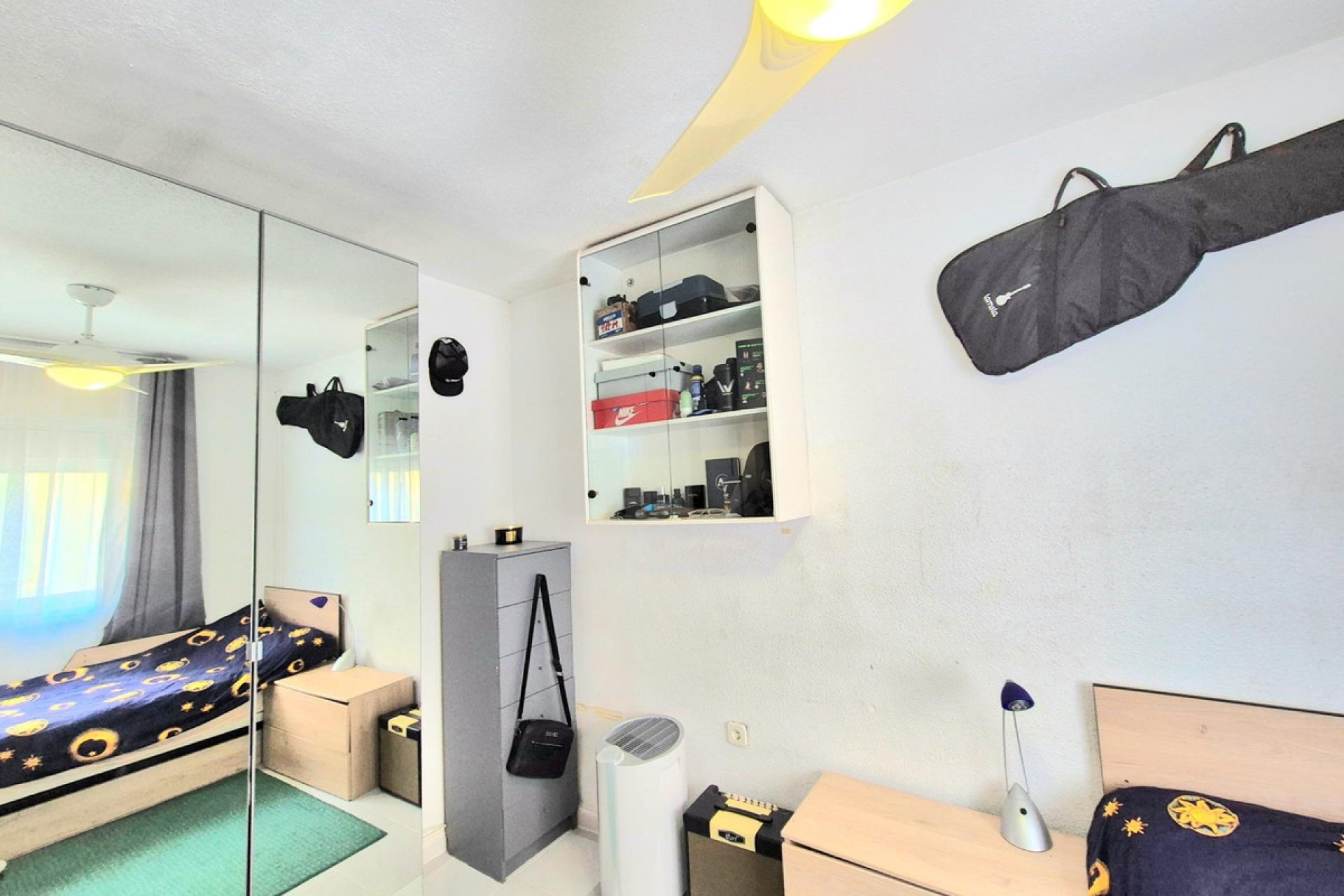 Resale - Apartment / flat -
Torrevieja - Torrevieja Centro