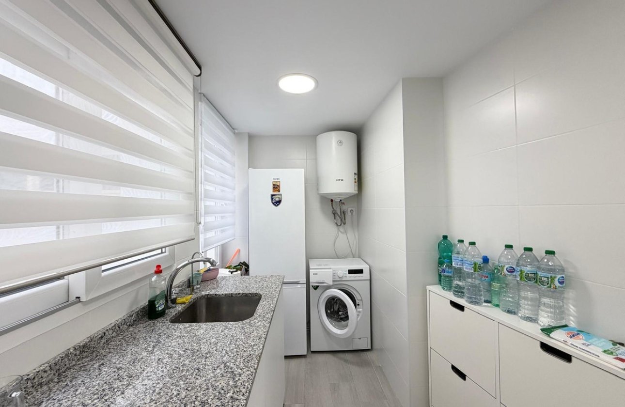 Resale - Apartment / flat -
Torrevieja - Torrevieja Centro