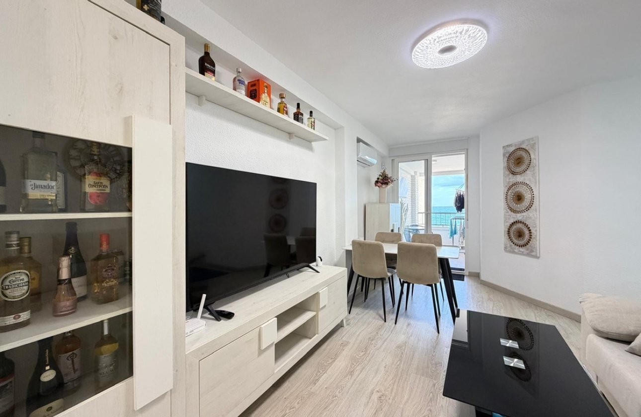 Resale - Apartment / flat -
Torrevieja - Torrevieja Centro