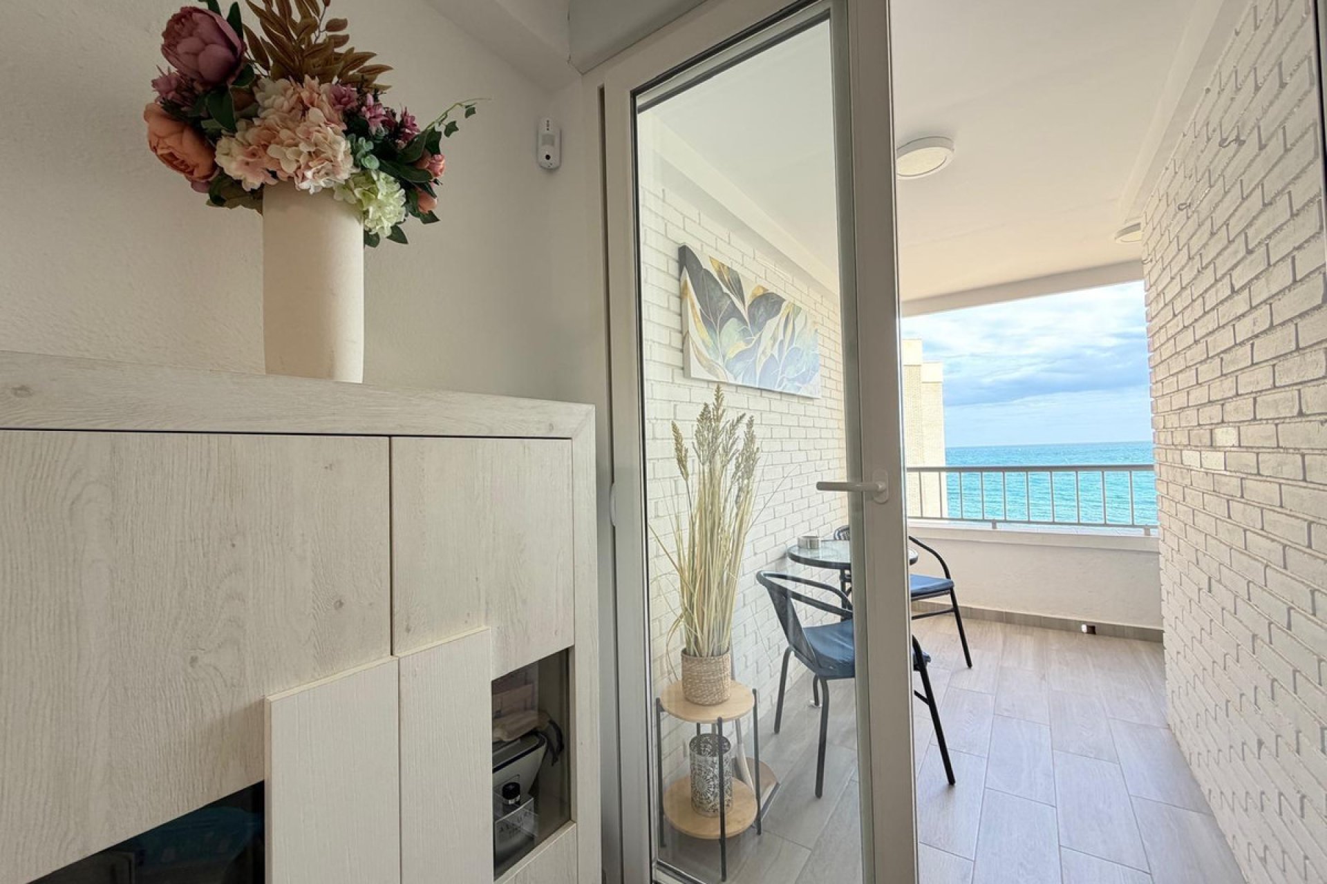 Resale - Apartment / flat -
Torrevieja - Torrevieja Centro