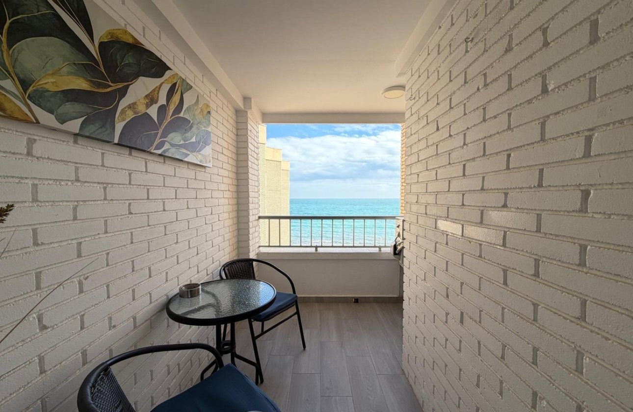 Resale - Apartment / flat -
Torrevieja - Torrevieja Centro