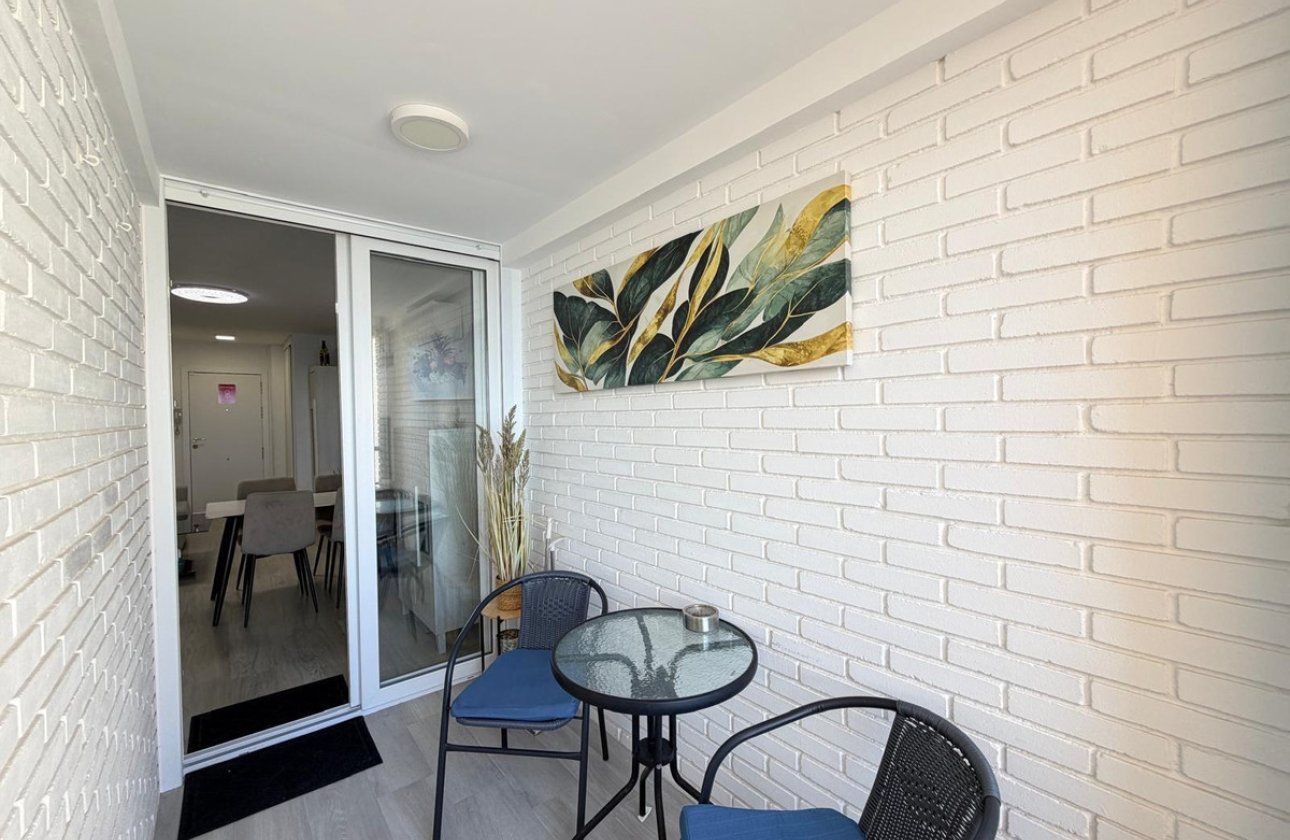 Resale - Apartment / flat -
Torrevieja - Torrevieja Centro