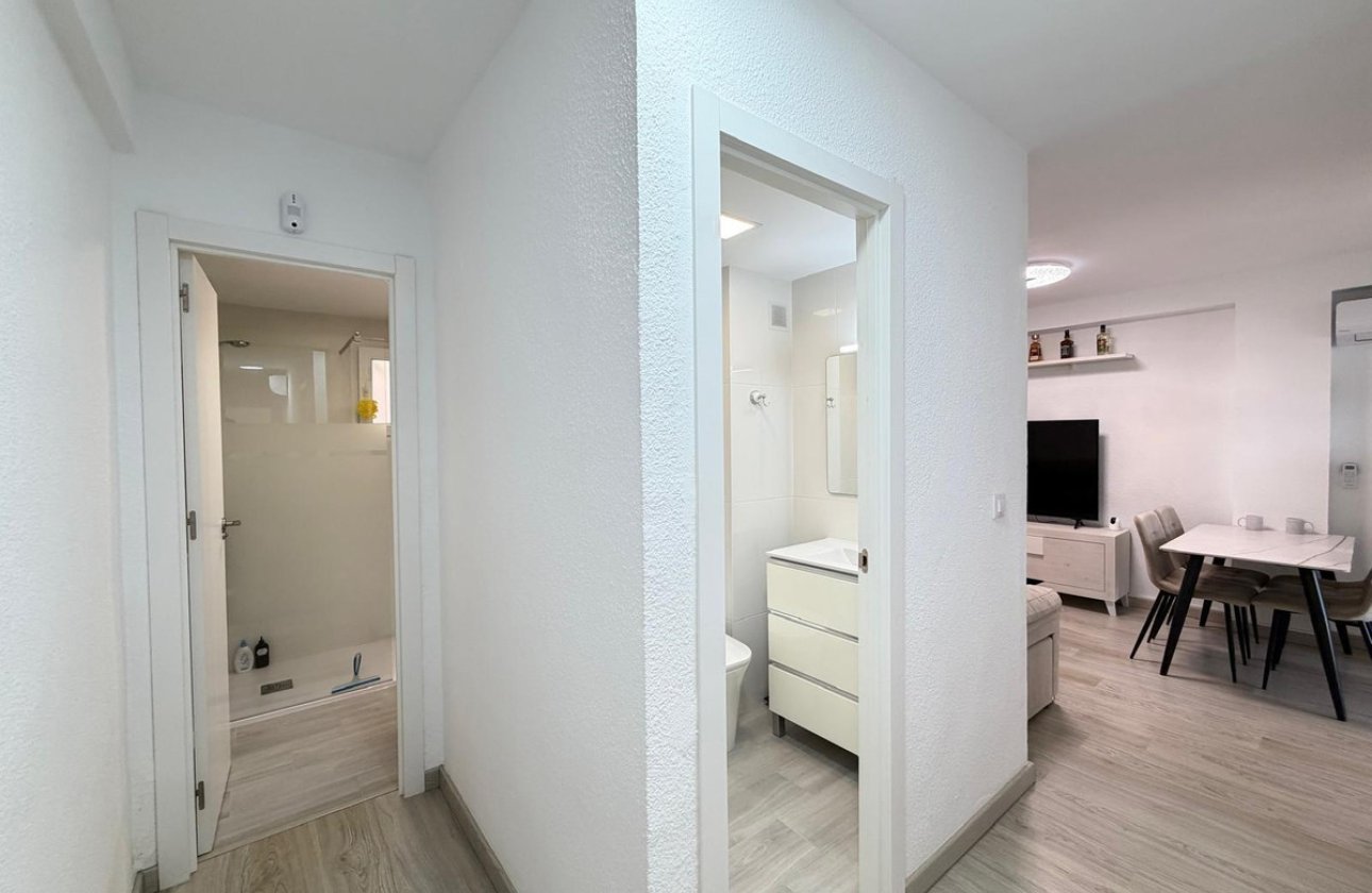 Resale - Apartment / flat -
Torrevieja - Torrevieja Centro