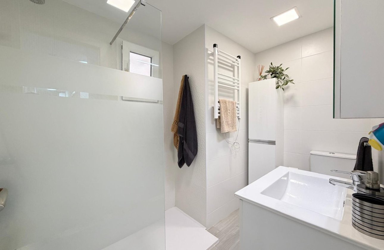 Resale - Apartment / flat -
Torrevieja - Torrevieja Centro