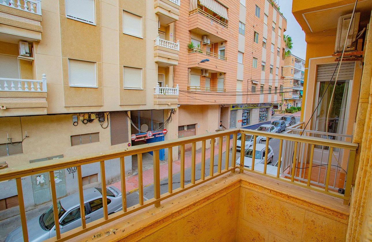 Resale - Apartment / flat -
Torrevieja - Torrevieja Centro