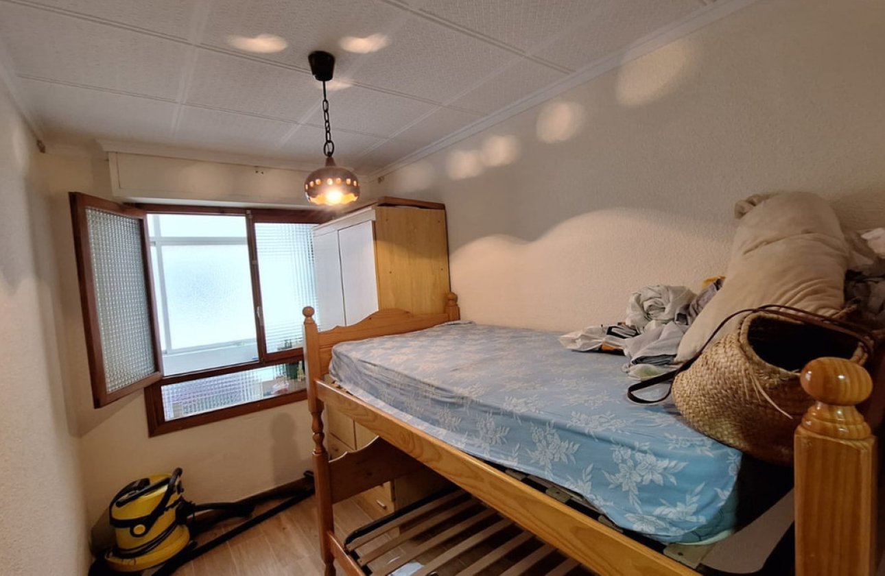 Resale - Apartment / flat -
Torrevieja - Torrevieja Centro