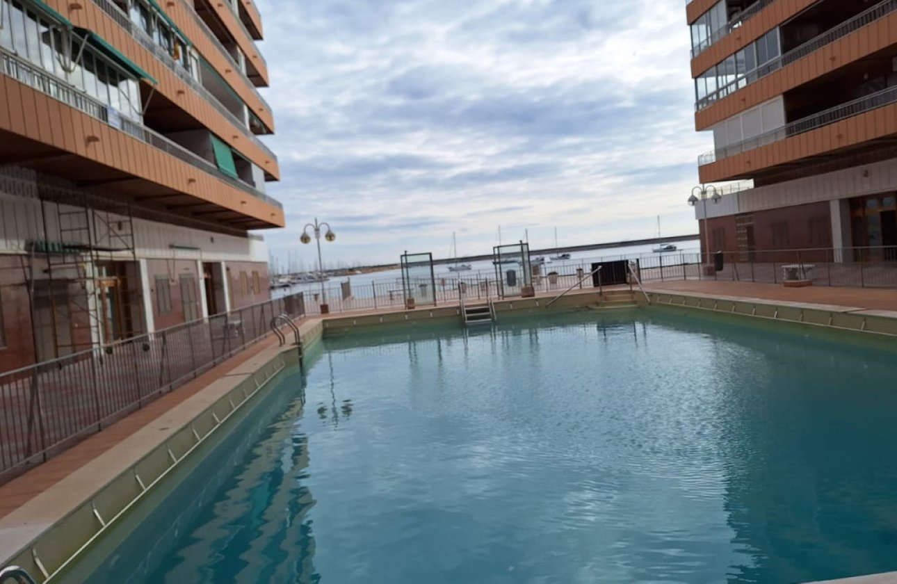 Resale - Apartment / flat -
Torrevieja - Torrevieja Centro