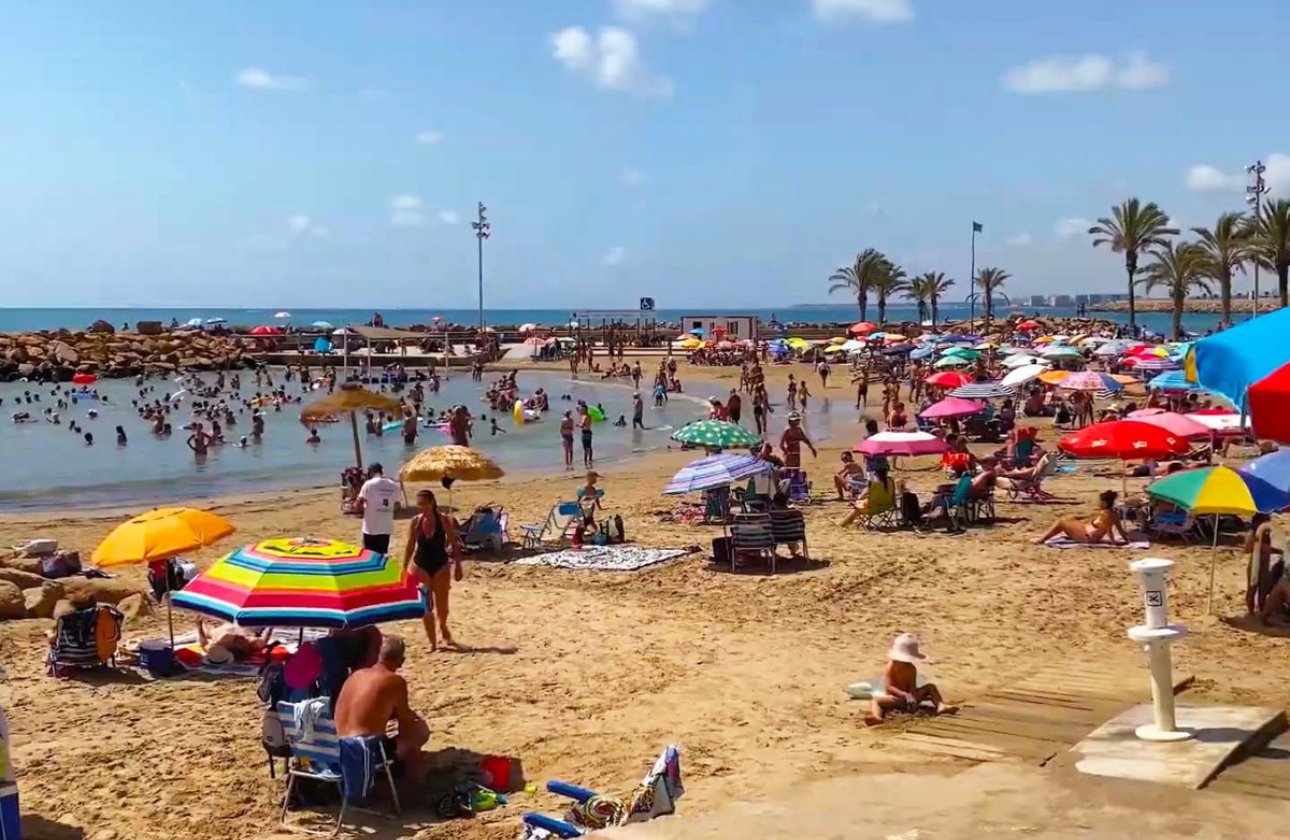 Resale - Apartment / flat -
Torrevieja - Torrevieja Centro