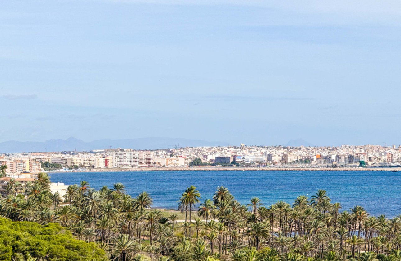 Resale - Apartment / flat -
Torrevieja - Torrevieja Centro