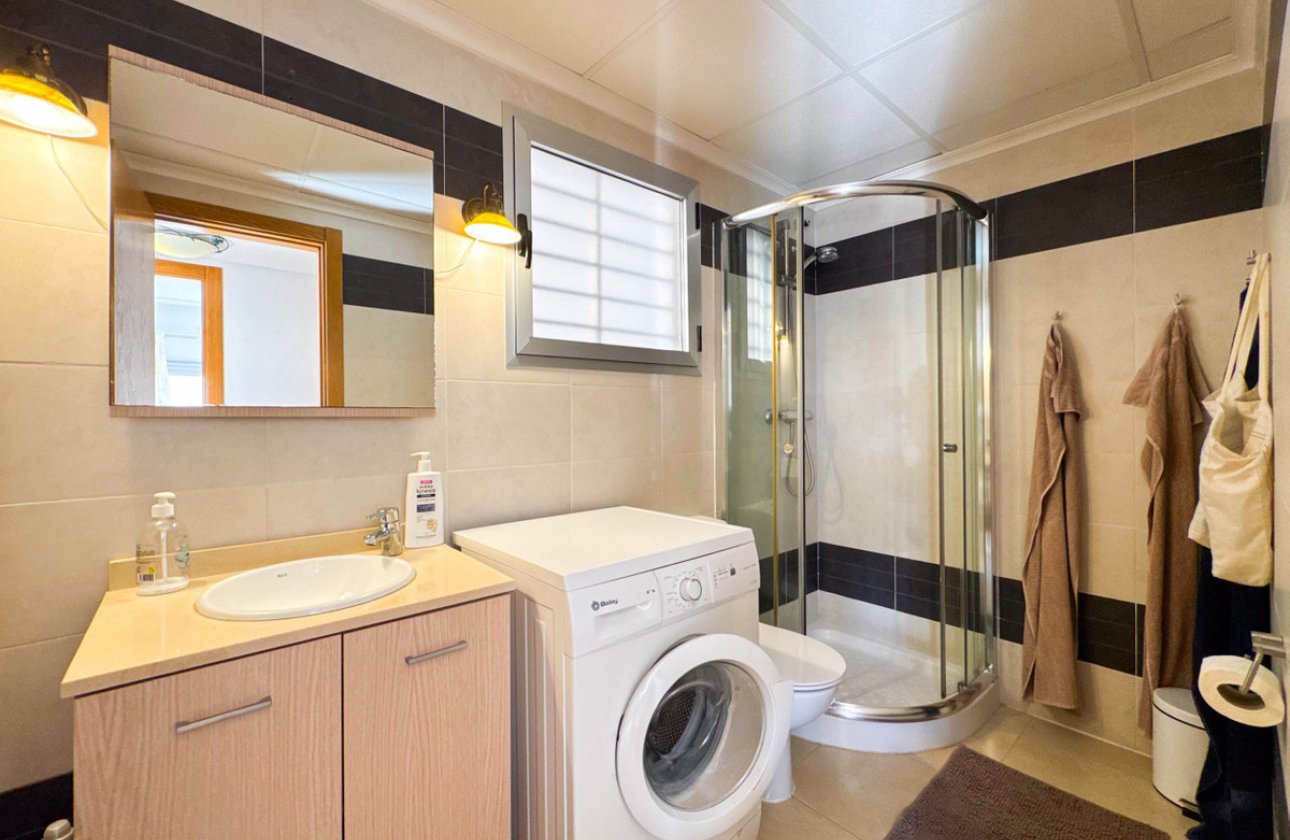 Resale - Apartment / flat -
Torrevieja - Torrevieja Centro