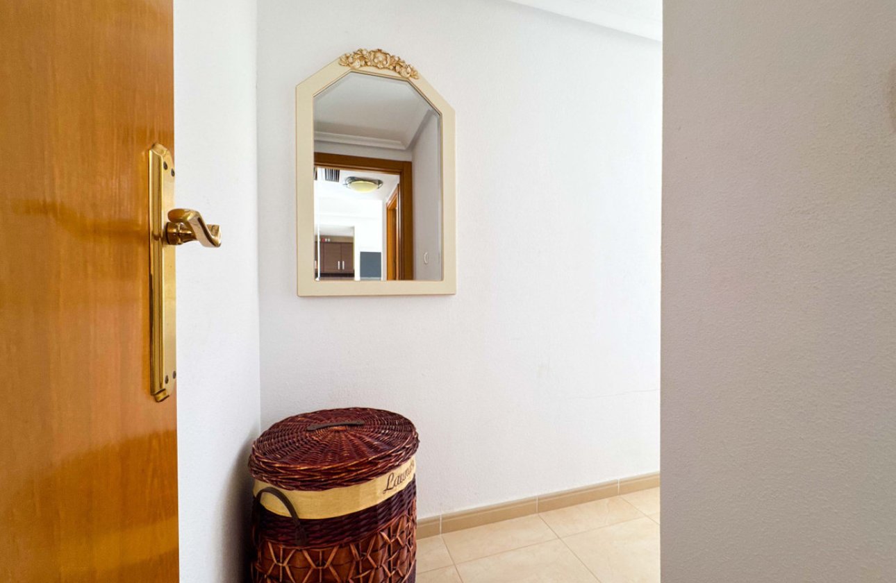 Resale - Apartment / flat -
Torrevieja - Torrevieja Centro