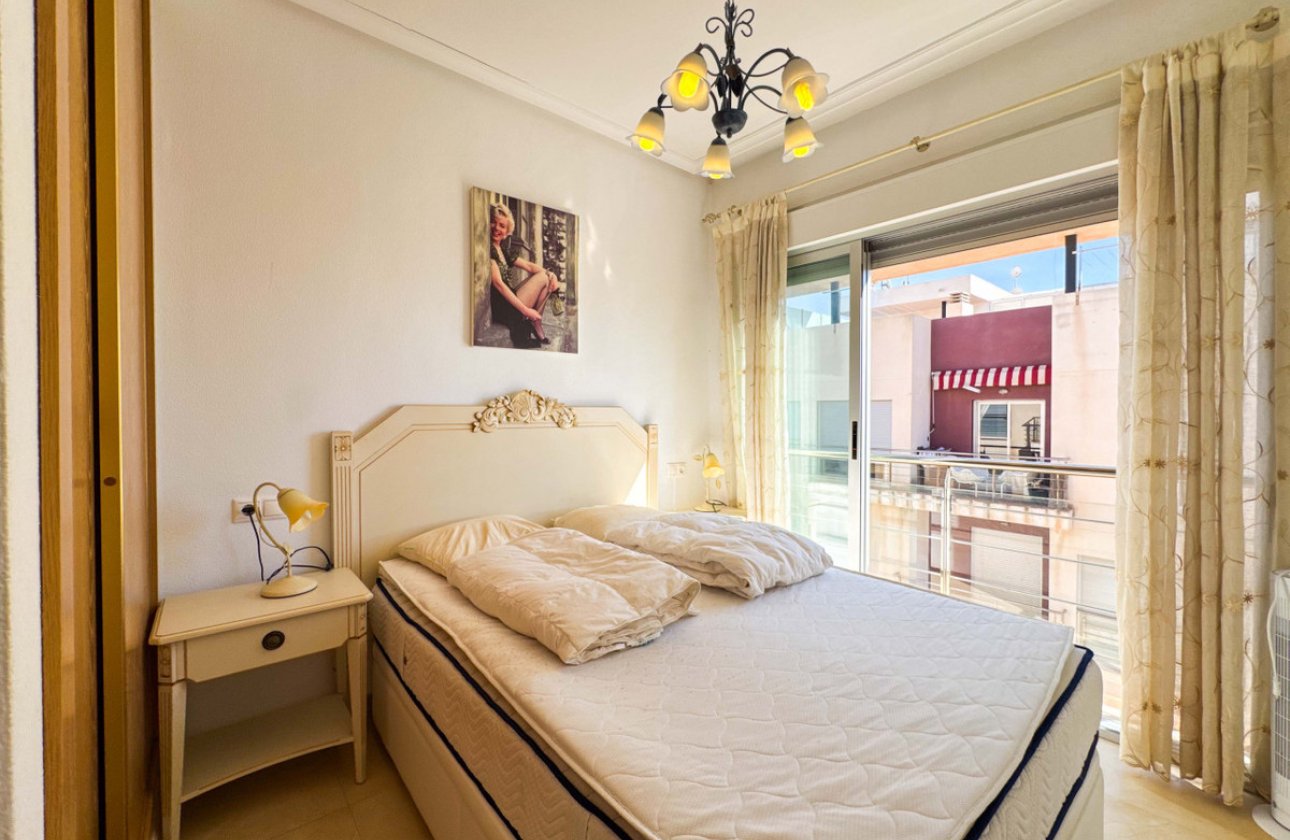 Resale - Apartment / flat -
Torrevieja - Torrevieja Centro