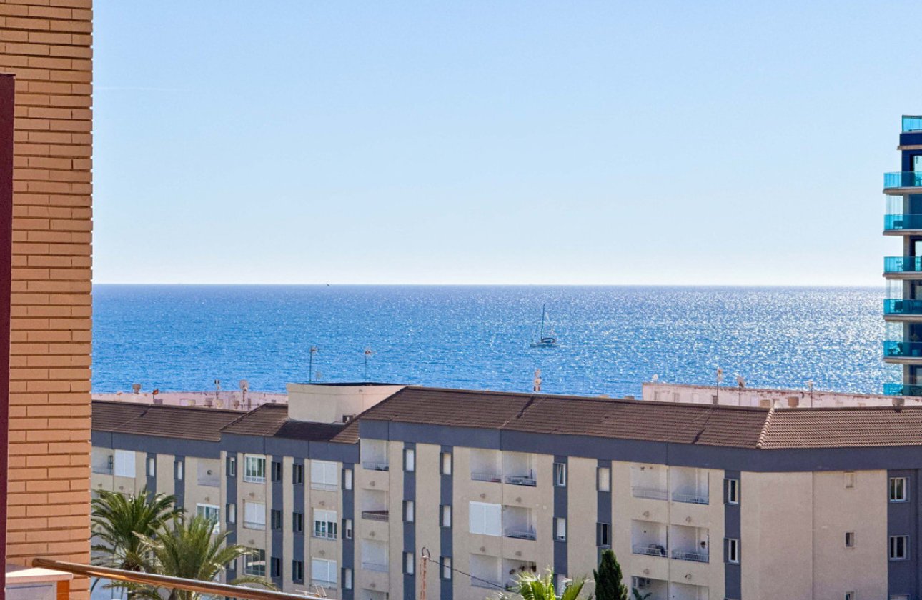 Resale - Apartment / flat -
Torrevieja - Torrevieja Centro
