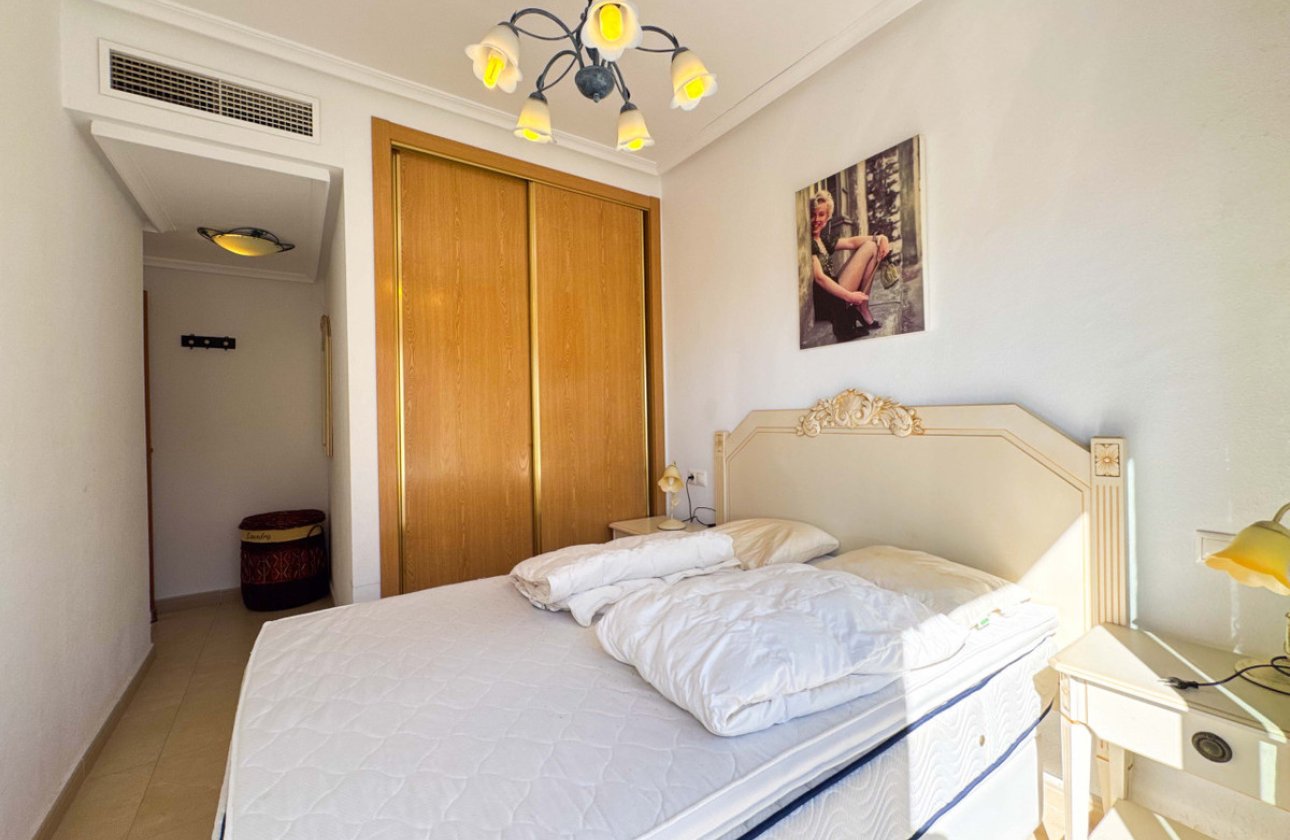 Resale - Apartment / flat -
Torrevieja - Torrevieja Centro