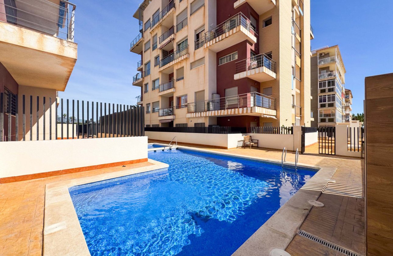 Resale - Apartment / flat -
Torrevieja - Torrevieja Centro