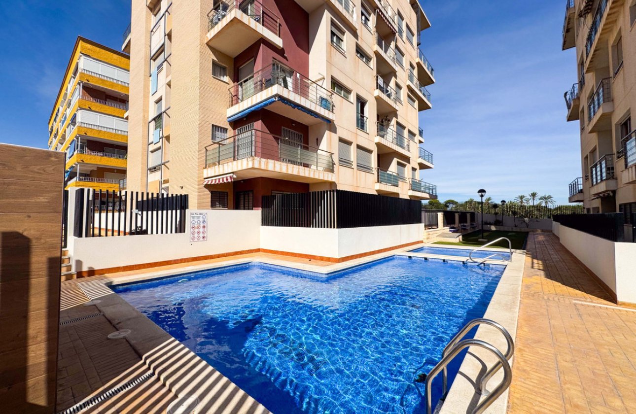 Resale - Apartment / flat -
Torrevieja - Torrevieja Centro