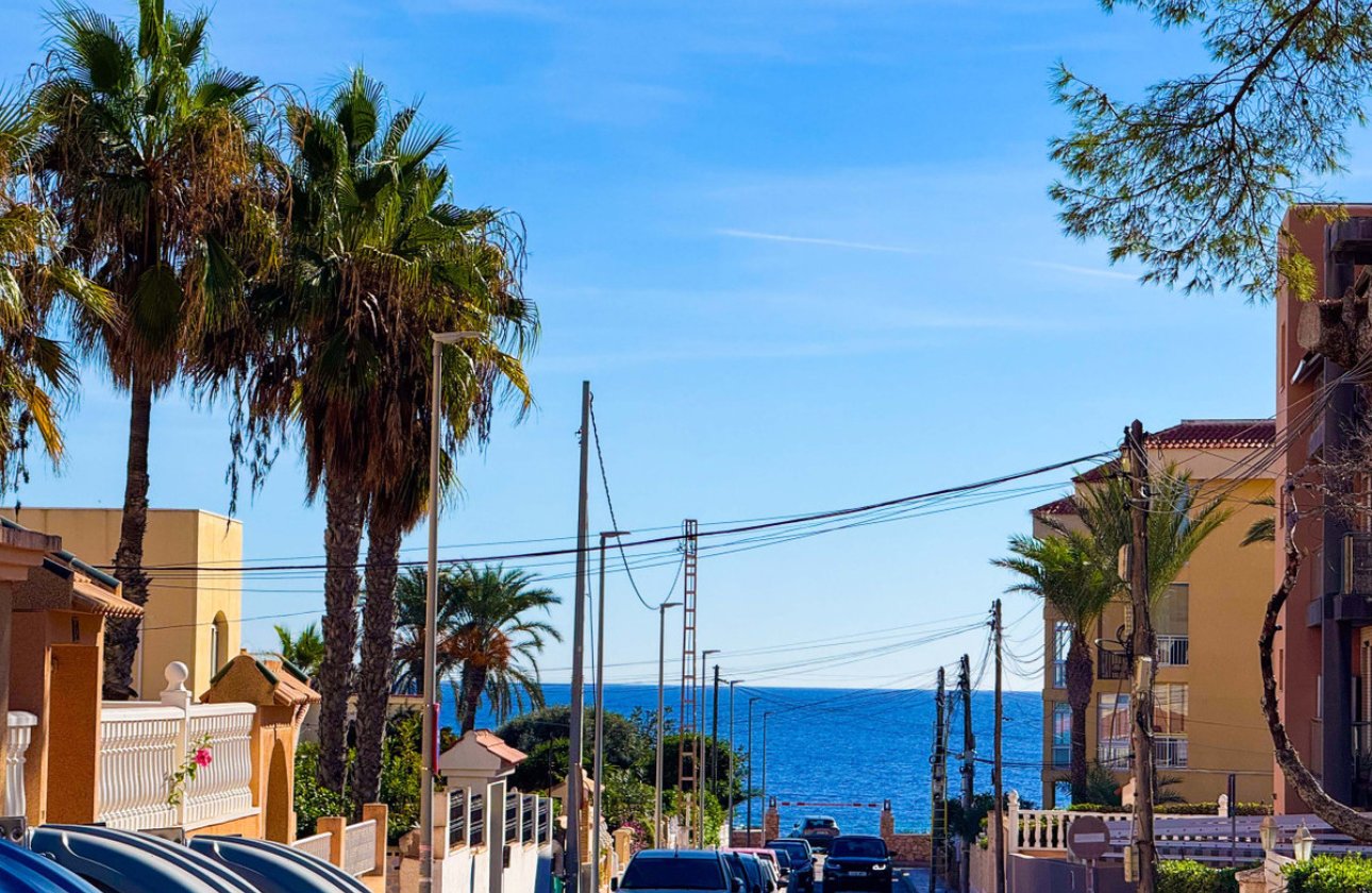 Resale - Apartment / flat -
Torrevieja - Torrevieja Centro