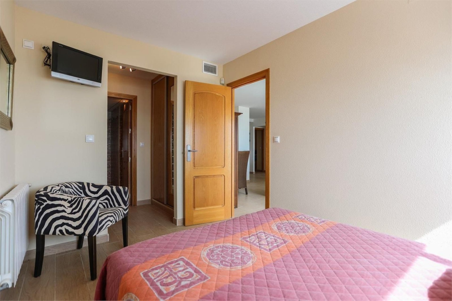 Resale - Apartment / flat -
Torrevieja - Torrevieja Centro