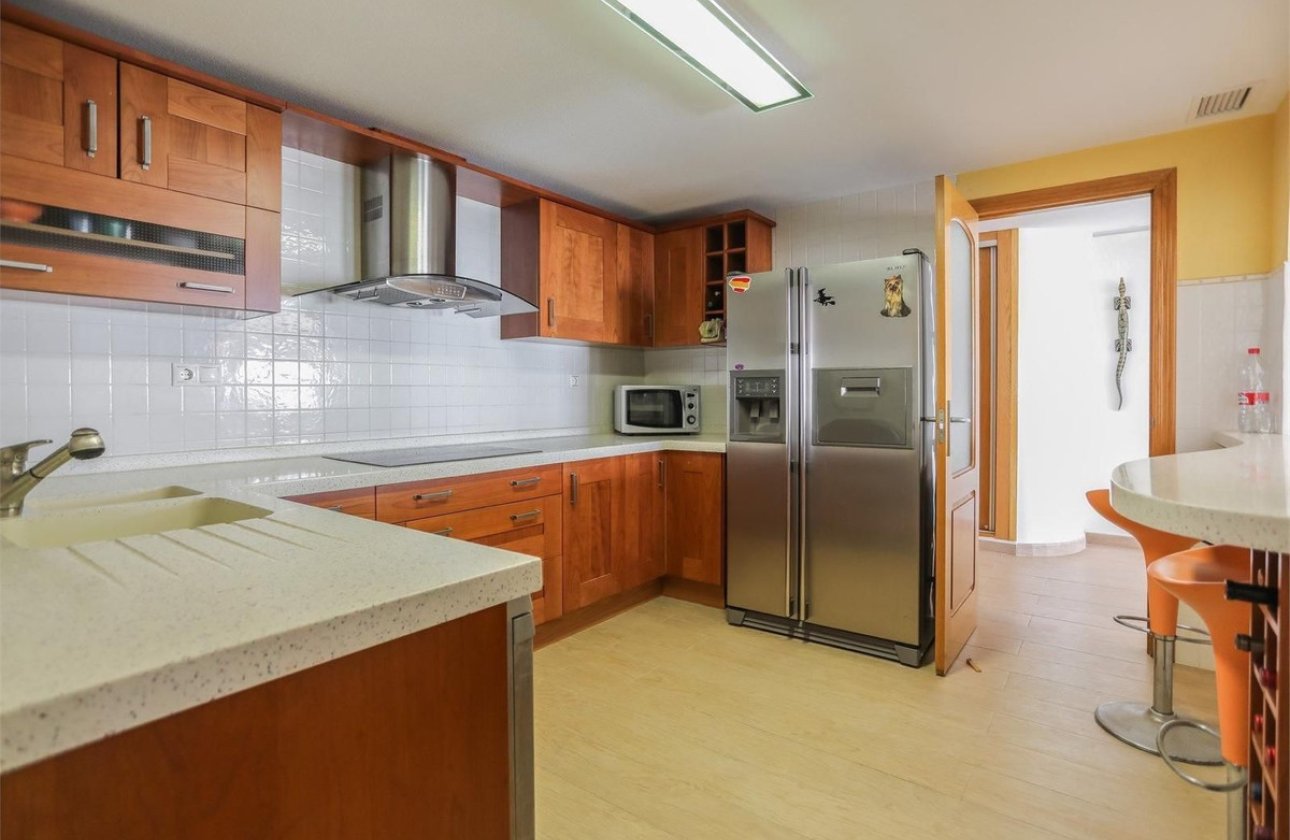 Resale - Apartment / flat -
Torrevieja - Torrevieja Centro