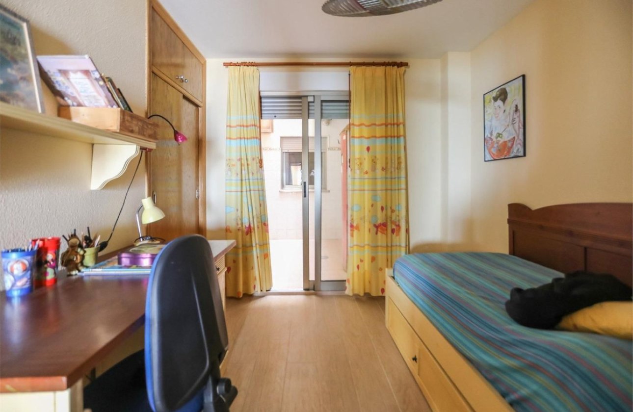 Resale - Apartment / flat -
Torrevieja - Torrevieja Centro