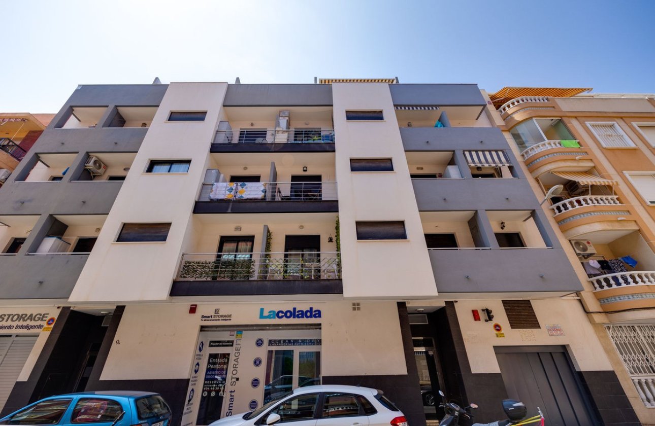 Resale - Apartment / flat -
Torrevieja - Torrevieja Centro