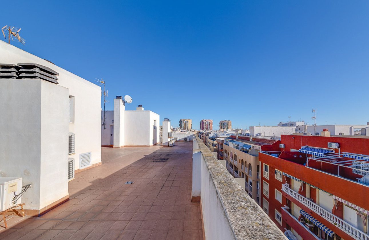 Resale - Apartment / flat -
Torrevieja - Torrevieja Centro