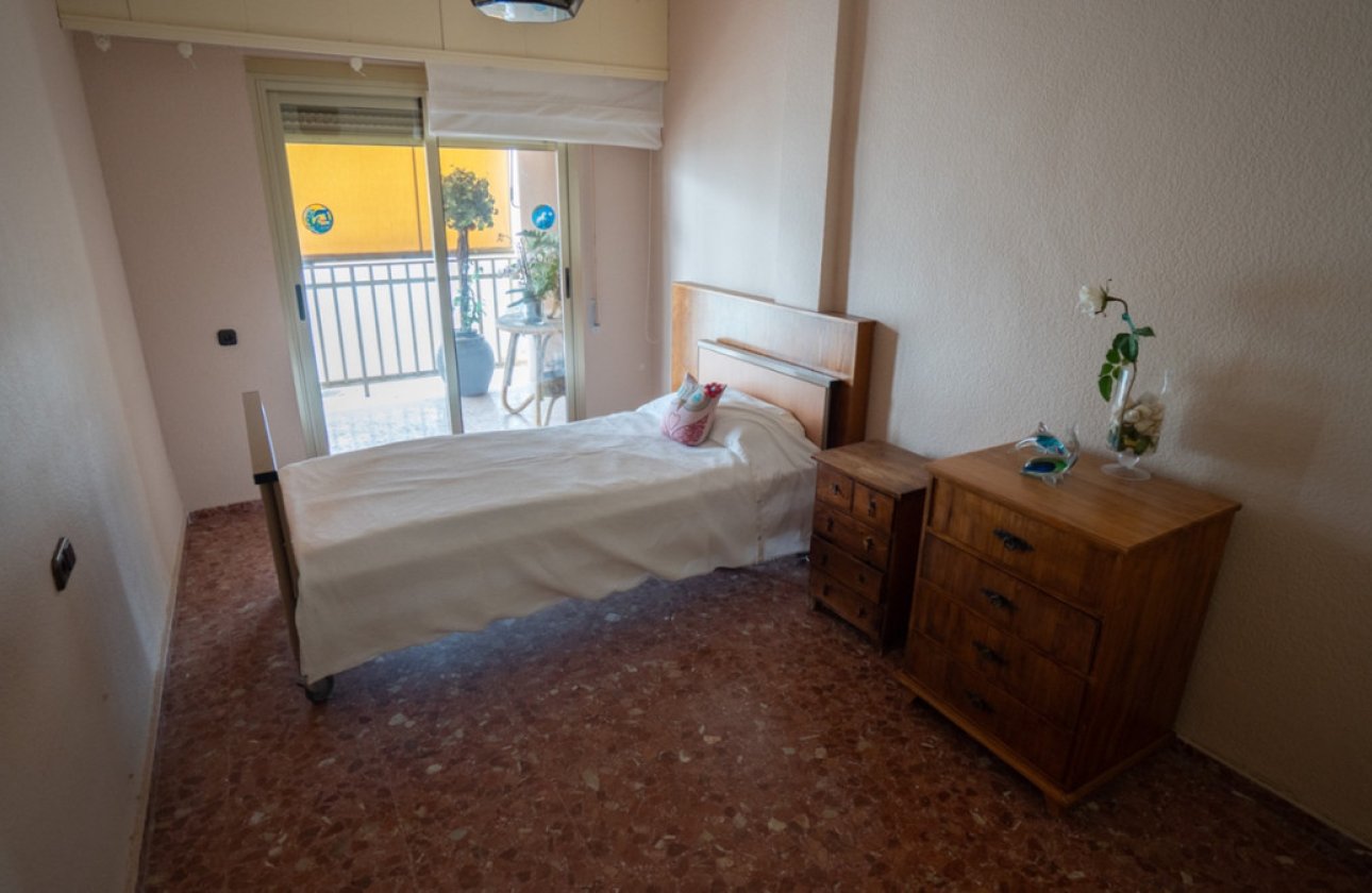 Resale - Apartment / flat -
Torrevieja - Torrevieja Centro