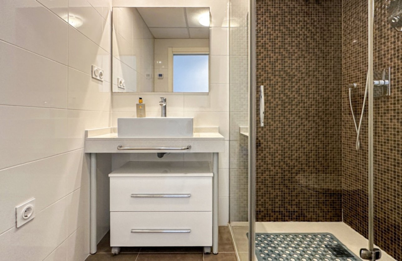 Resale - Apartment / flat -
Torrevieja - Torrevieja Centro