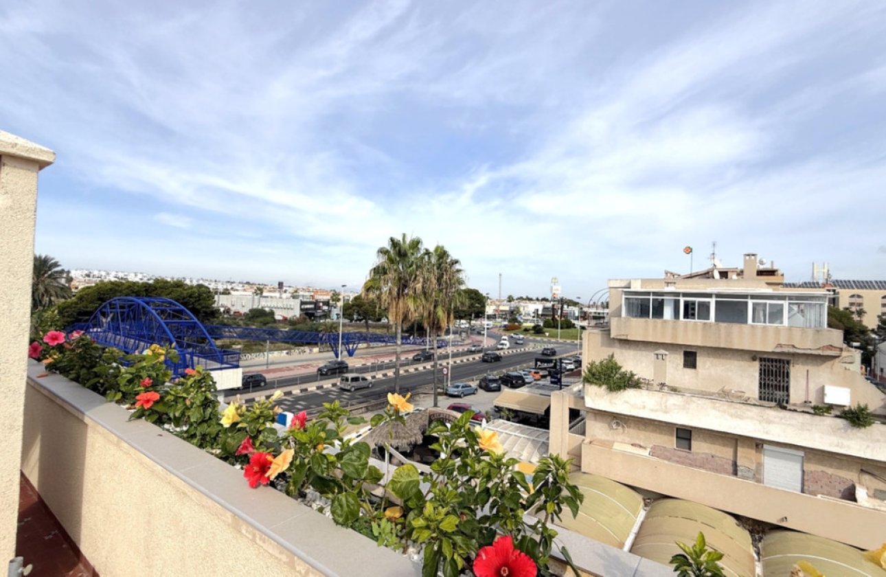 Resale - Apartment / flat -
Torrevieja - Torrevieja Centro
