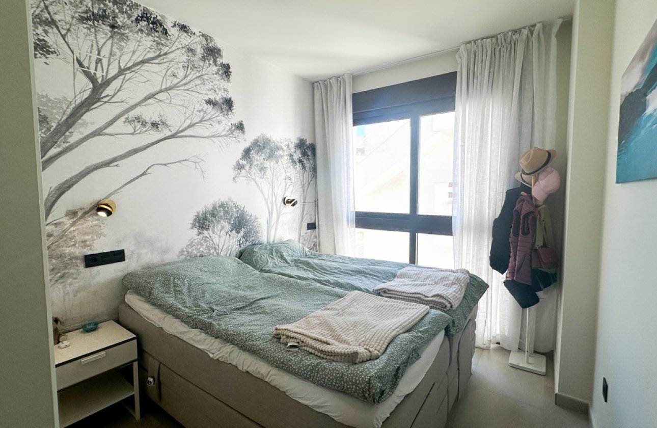 Resale - Apartment / flat -
Torrevieja - Torrevieja Centro