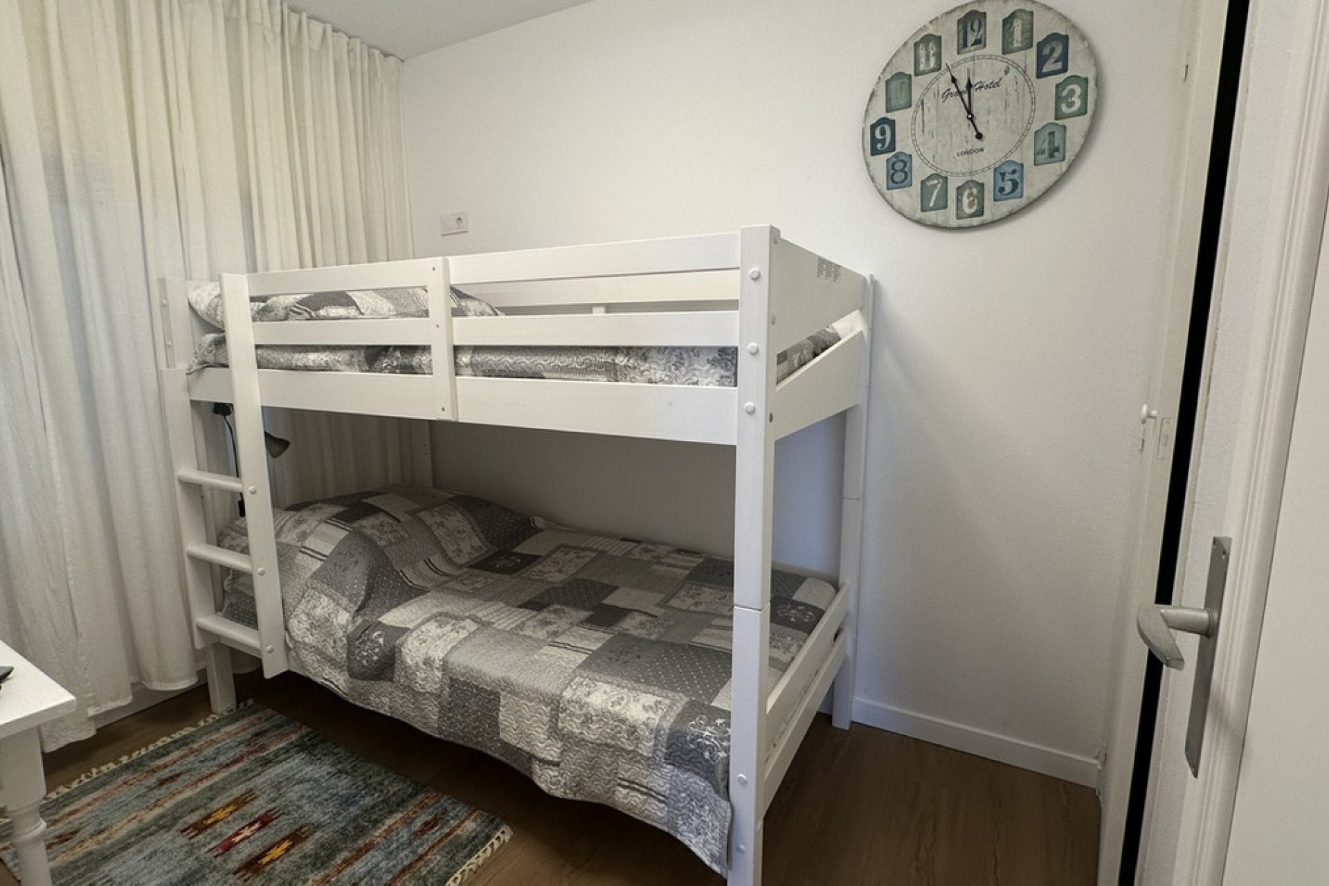 Resale - Apartment / flat -
Torrevieja - Torrevieja Centro