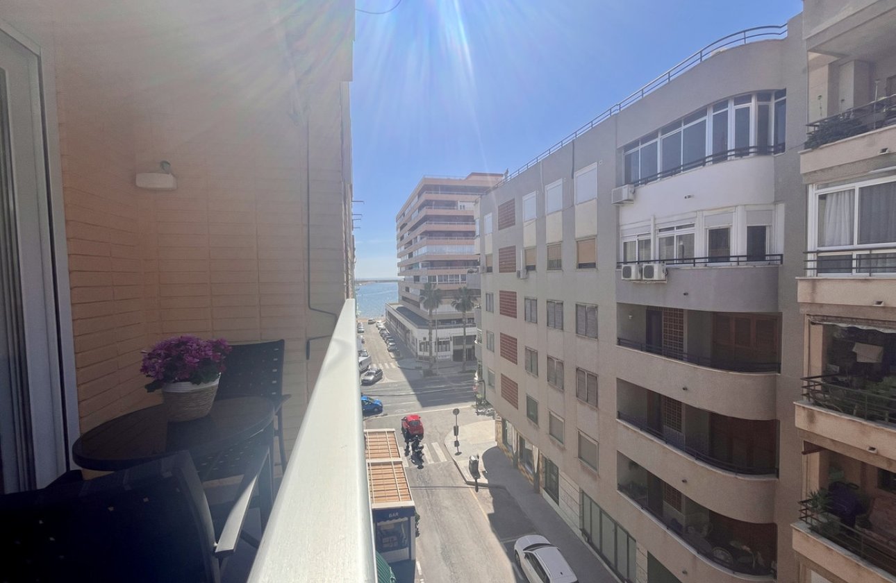 Resale - Apartment / flat -
Torrevieja - Torrevieja Centro